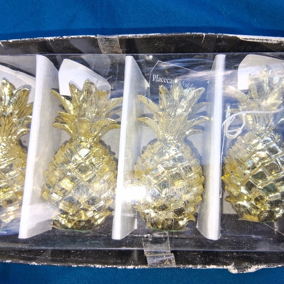 Elegant Gold Pineapple Ornaments - Picture 2 of 2